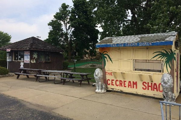 Southmoor Golf Club Bar & Grill - Real Estate Listing Photo
